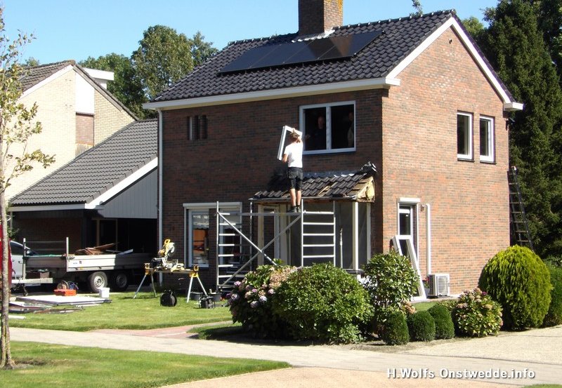 08-09-26 Onderhoudswerkzaamheden in de Jabbingelaan door Aannemersbedrijf Wubs. Foto: H. Wolfs Onstwedde.info
