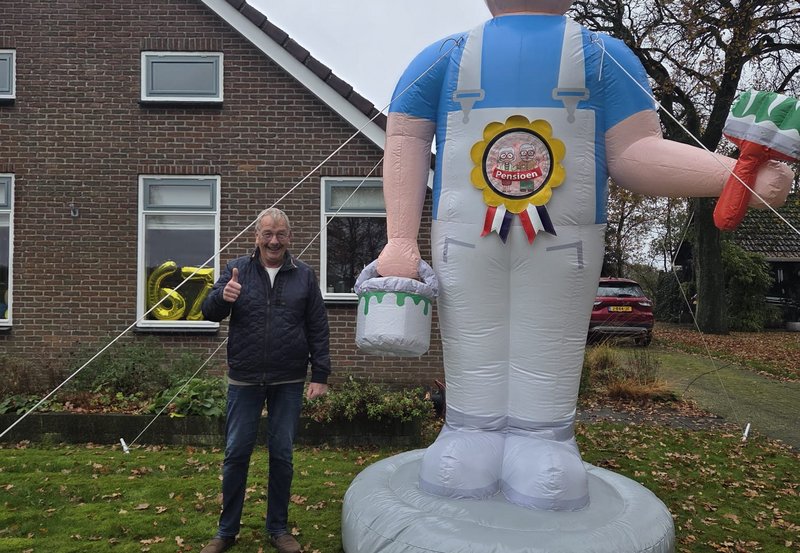 15-11-25 Harry Wubs na 51 jaar, hangt hij zijn kwasten aan de wilgen en gaat hij genieten van zijn welverdiende pensioen. Foto: Harma Wubs