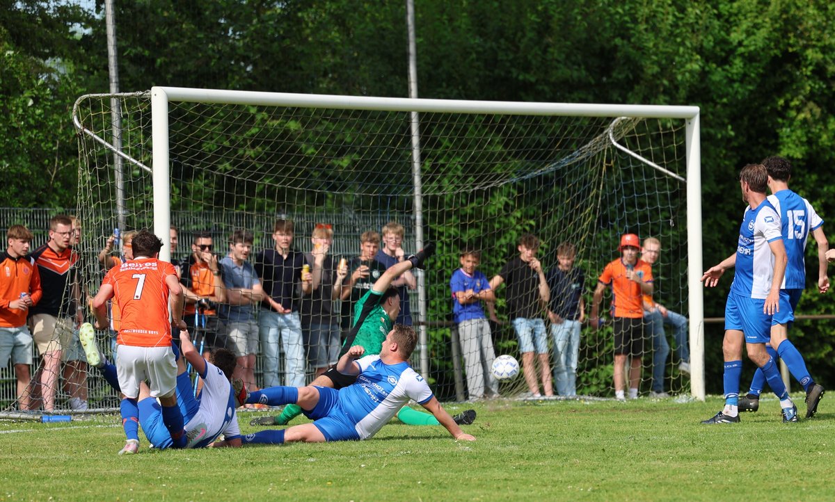 Onstwedder Boys wint na strafschoppen van SIOS