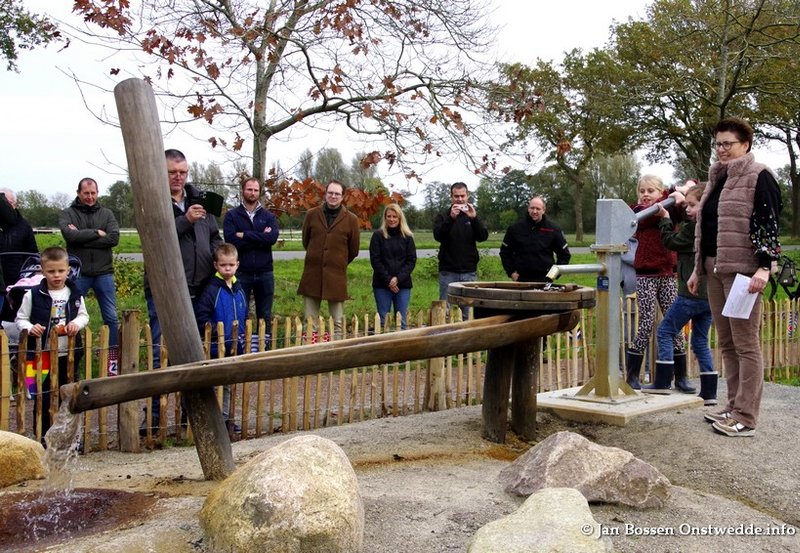01-11-25 Opening Natuurspeeltuin Kampvennen. Foto: Jan Bossen Onstwedde.info