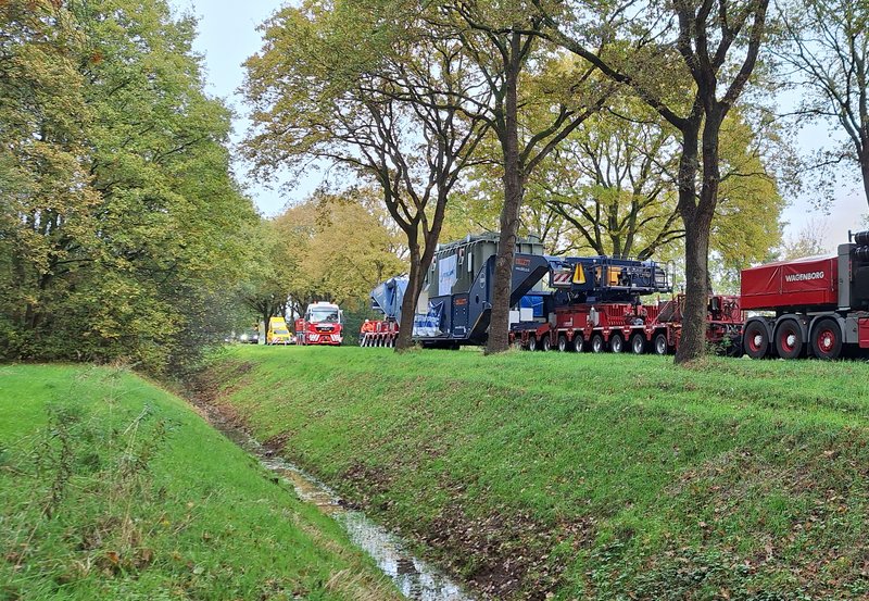 27-10-25 Derde megatransport door Onstwedde. Foto: Anneke Orsel Onstwedde.info