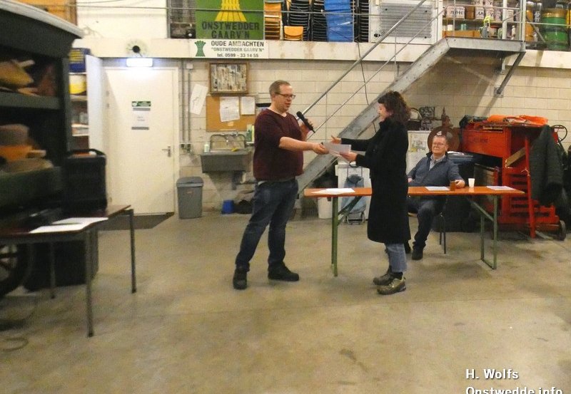 04-03-26 De cursussen bij de Onstwedder Gaarv'n zitten er weer op, en er zijn op deze avond weer veel diploma's uitgereikt in de Ambachtshoeve. Foto: H. Wolfs Onstwedde.info