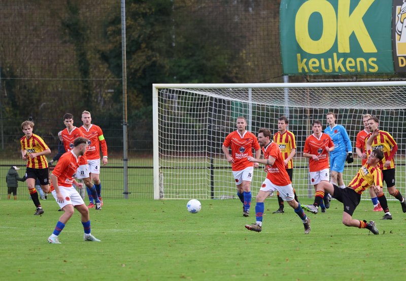 02-12-25 VAKO 1 - Onstwedder Boys 1 eindstand: 5 - 3. Foto: Freek Moorlag Onstwedde.info