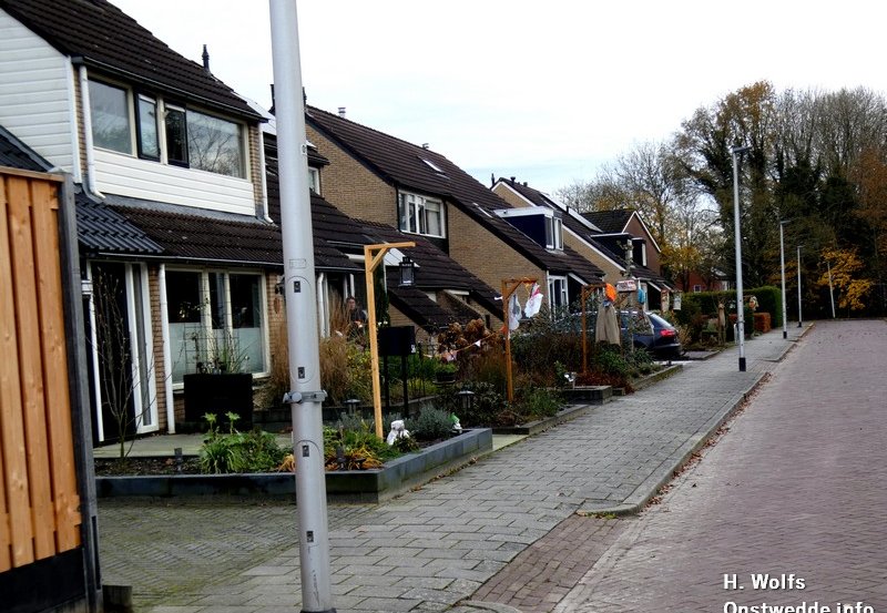 02-12-25 Sinterklaas versiering aan de Lijnackkerslaan. Foto: H. Wolfs Onstwedde.info