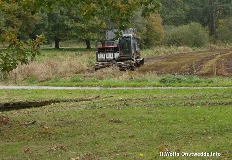 26-10-26 Maaien in Smeerling. Foto : H. Wolfs Onstwedde.info