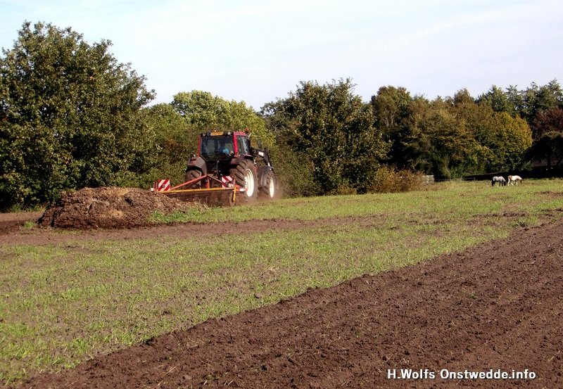 06-10-26 Grondwerkzaamheden achter het Ter Wuppingerbos. Foto: H. Wolfs Onstwedde.info