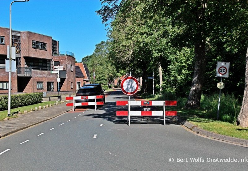 28-05-26 Wegens onderhoudswerkzaamheden is de Havenstraat afgesloten. Foto: Bert Wolfs Onstwedde.info