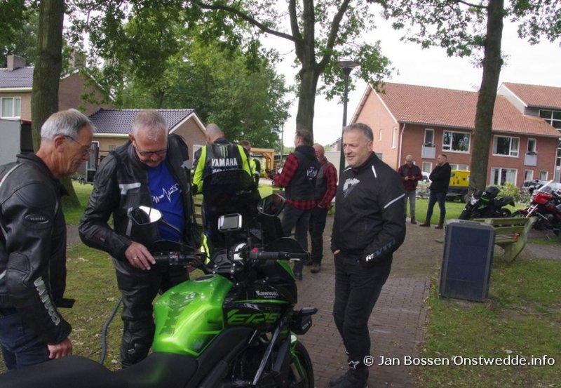 04-07-26 Motortourtocht tijdens de Feestweek. Foto: Jan Bossen Onstwedde.info