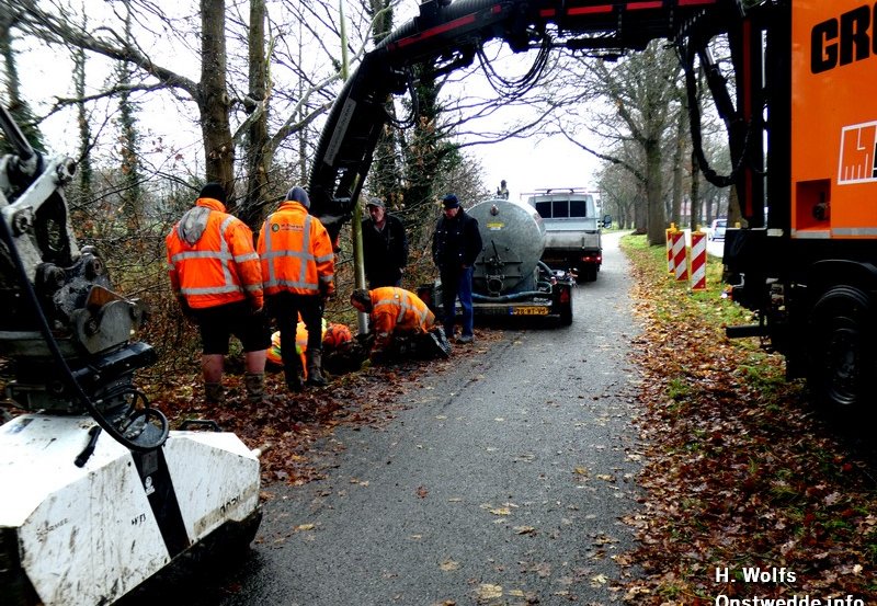 10-12-25 Werkzaamheden aan de Hardingstraat. Foto: H. Wolfs Onstwedde.info
