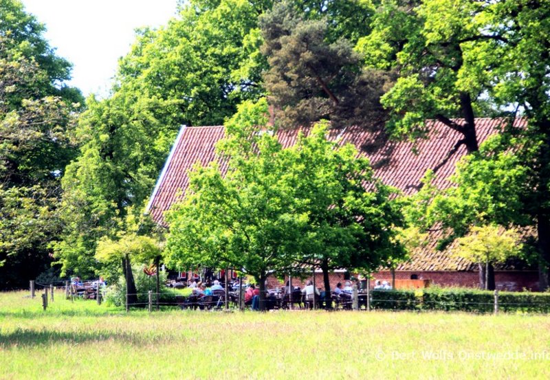 22-05-26 Terrassen zijn weer goed gevuld bij Gasterij Natuurlijk Smeerling. Foto: Bert Wolfs Onstwedde.info