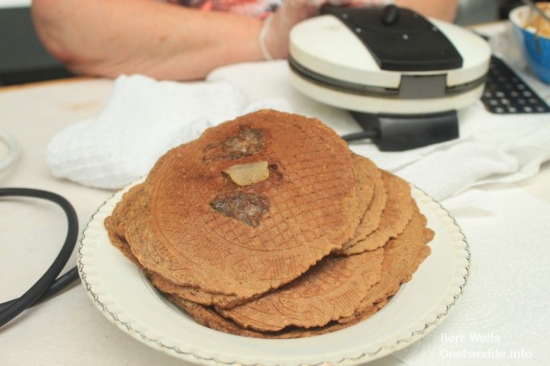 Onstwedder Gaarv'n bakt spekdikken voor oud en nieuw